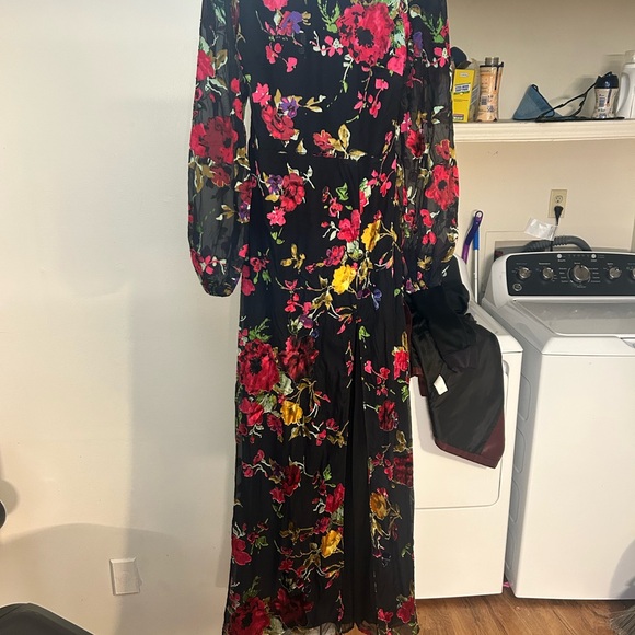 Lulus Dresses & Skirts - Lulu's Vibrant Floral Long Sleeve Dress